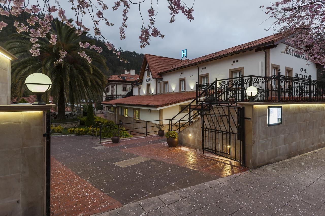 Hotel La Terraza De Puente Viesgo Bagian luar foto